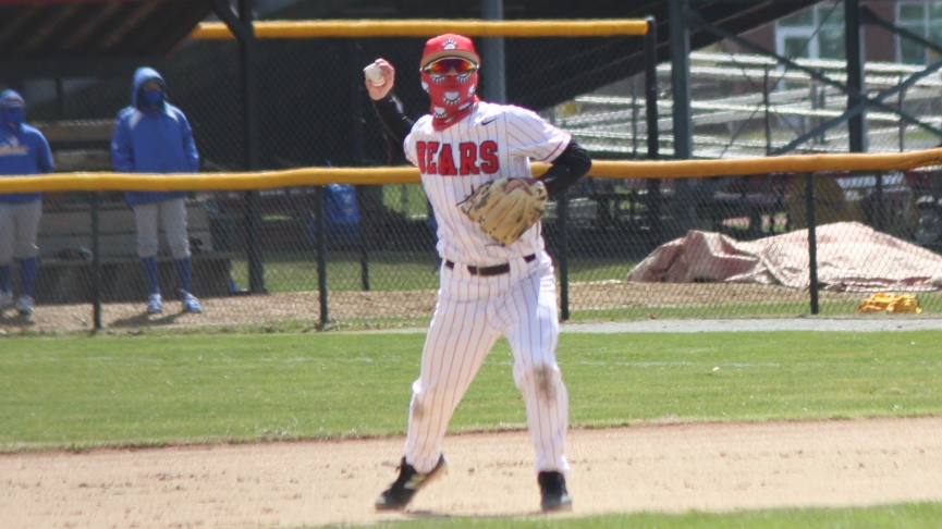 Baseball Drops Pair of Games to Worcester State