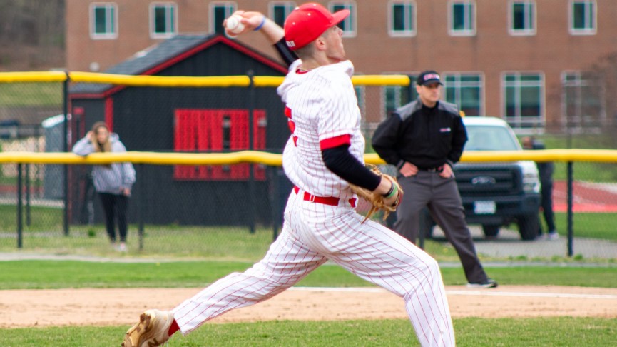 Baseball Sweeps Mass. Maritime in MASCAC Twinbill