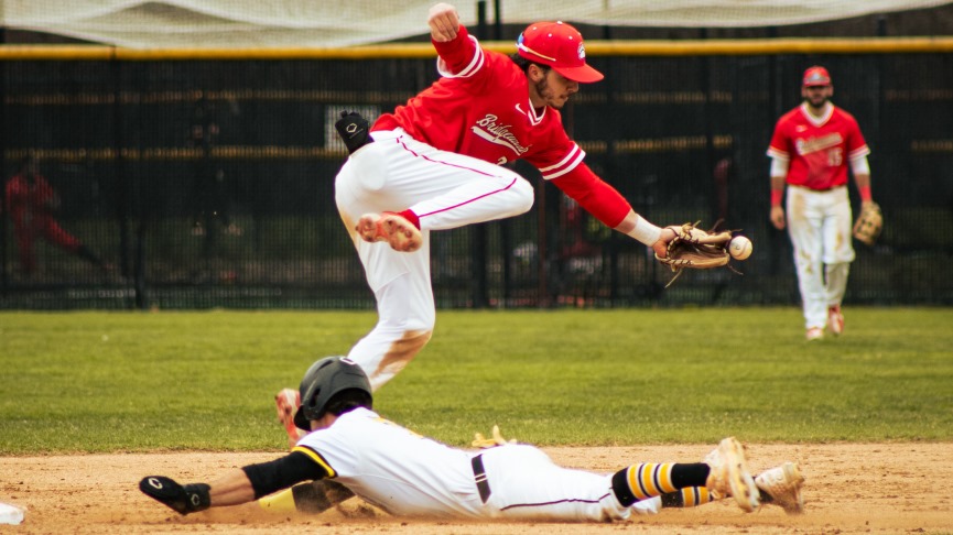 Baseball Falls to Framingham State, 11-10
