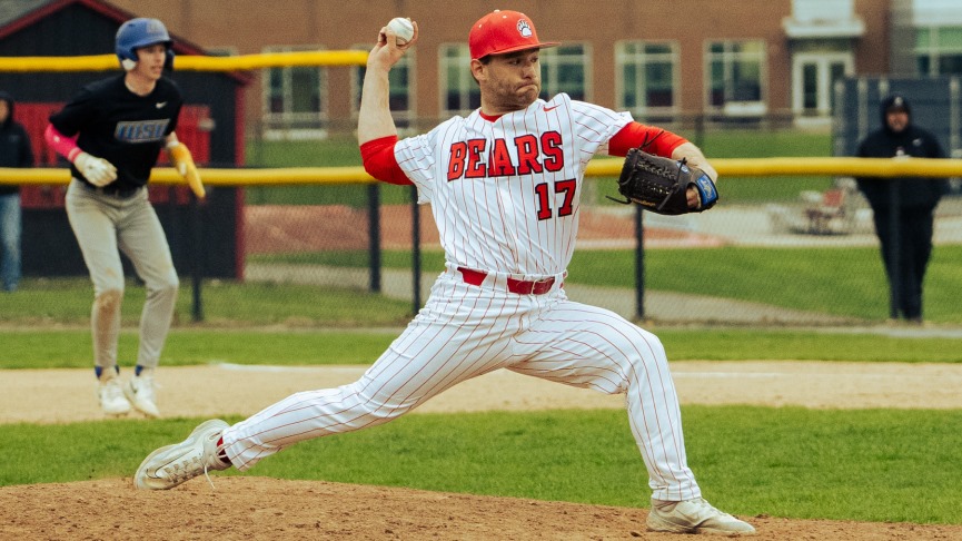 Baseball Holds Off Worcester State, 10-7