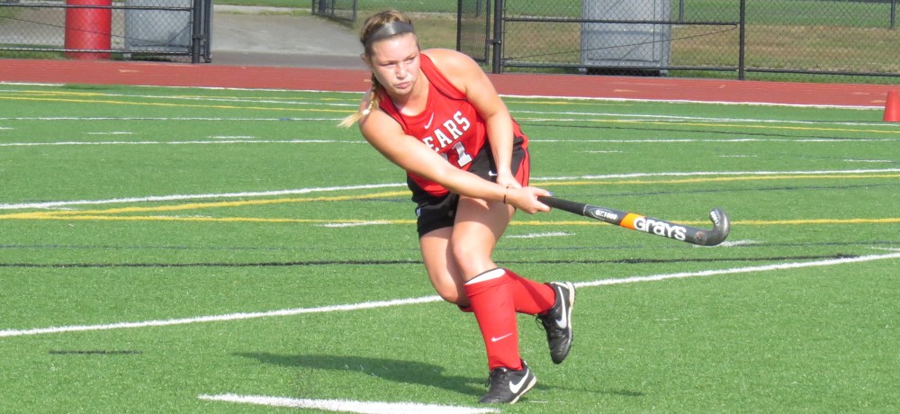 Field Hockey Edges UMass Dartmouth, 2-1