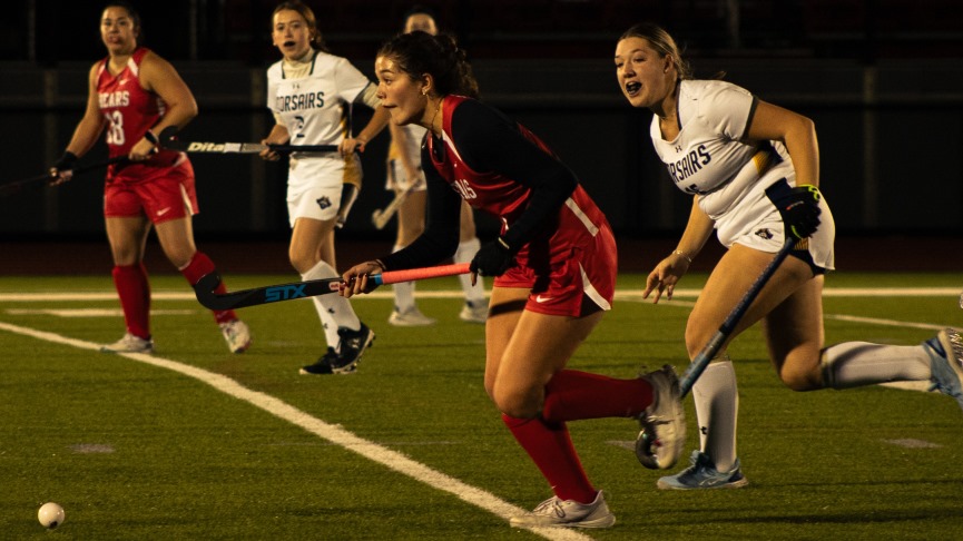 James, Ellis Lead Field Hockey to 5-1 Win Over UMass Dartmouth