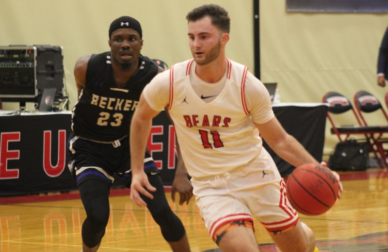 Men's Basketball Falls to Becker, 82-72