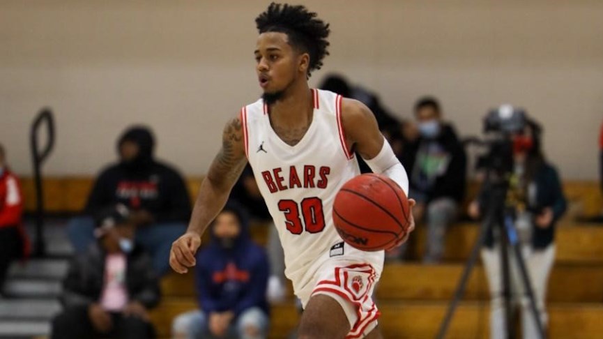 Men's Basketball Falls to Bowdoin at Eastern Holiday Invitational