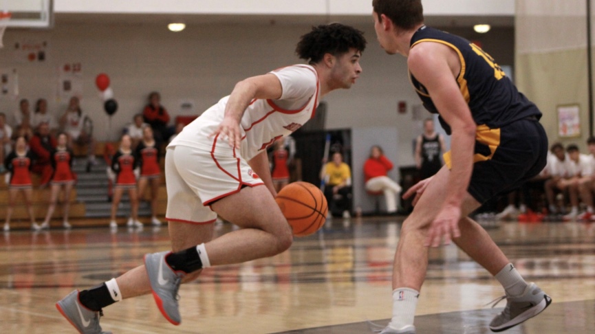 Late Run Lifts Men's Basketball to 79-68 MASCAC Win Over MCLA