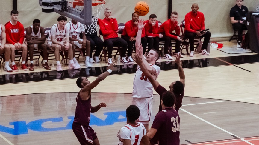 Men's Basketball Comeback Falls Short in 93-91 Setback to RIC