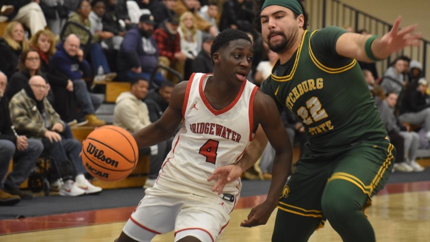 Men's Basketball Edged by Fitchburg State, 95-93