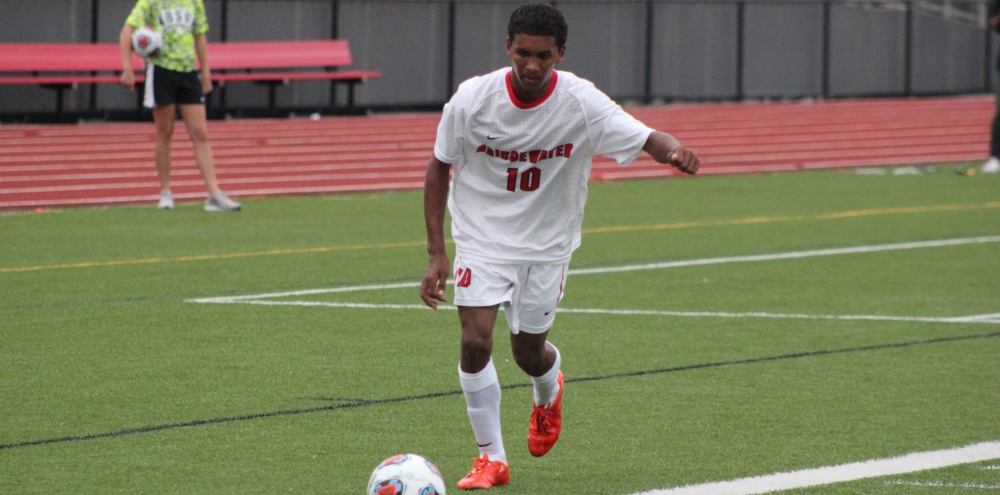 Men's Soccer Opens 2016 Campaign with 2-0 Shutout of Salve Regina