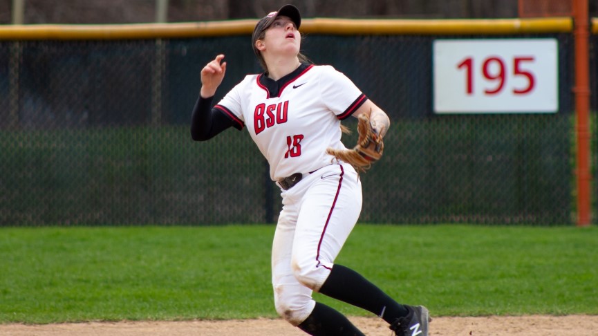 Softball Splits MASCAC Doubleheader with Framingham State