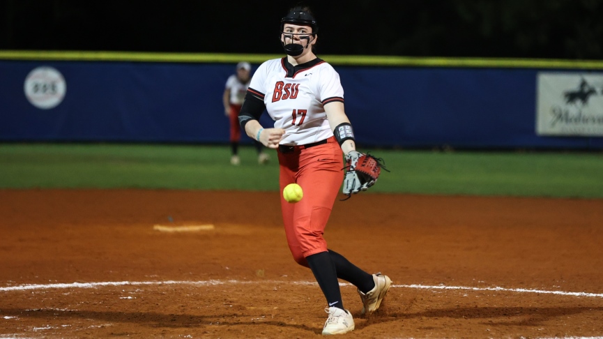 Softball Splits Pair of Games at Fastpitch Dreams Spring Classic