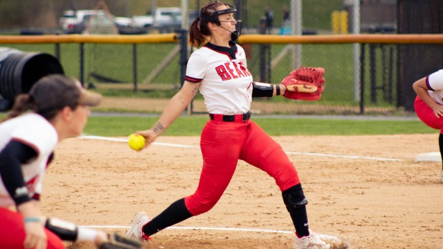 Softball Splits MASCAC Twinbill with Worcester State