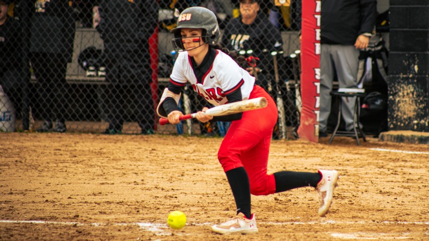 Softball Splits MASCAC Twinbill