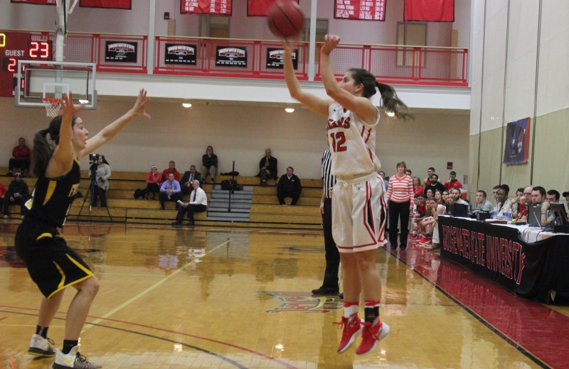 Women's Basketball Drops 60-42 Decision to Framingham