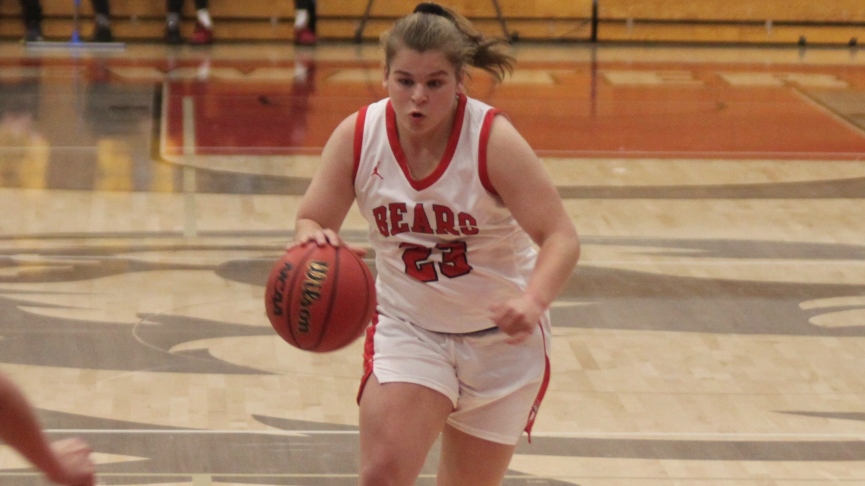 Women's Basketball Falls to UMass Dartmouth, 82-71