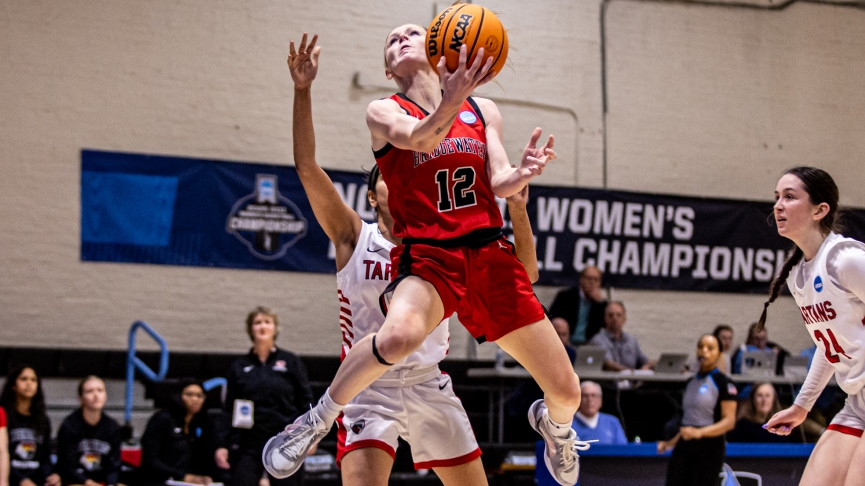 Women's Basketball Falls in NCAA Tournament to Carnegie Mellon, 69-58