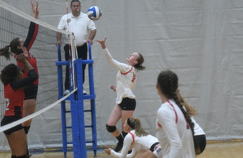Volleyball Swept at Wheaton Tri-Match