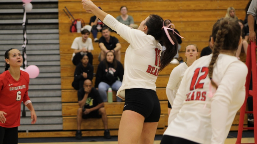 Volleyball Drops 3-2 MASCAC Match to Salem State