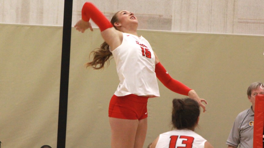 Volleyball Splits Suffolk Tri-Match