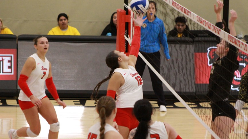 Volleyball Posts 3-1 MASCAC Win Over Framingham State